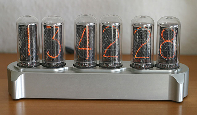 Six tube in18 clock, front view.
