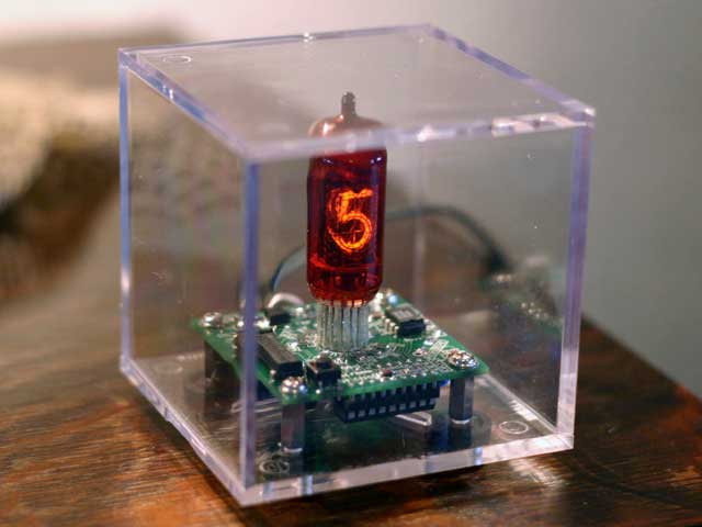 Single Tube Clock with Z570M - Red